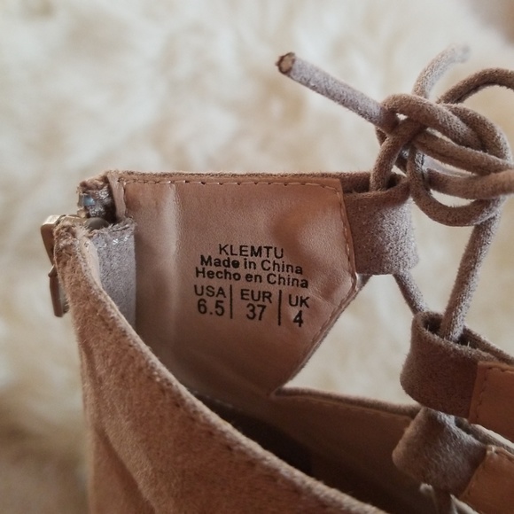 Brand new!!!  Mix No 6 klemtu heel in taupe 4" - Picture 4 of 4